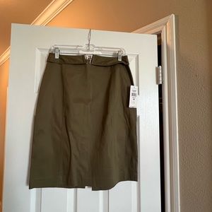 New with tag. Bandolino stretch skirt. Size 10